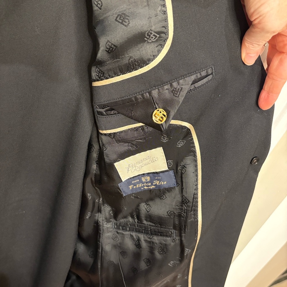 Banana Republic black wool-blend suit 2023-24 season - Picture 6 of 15